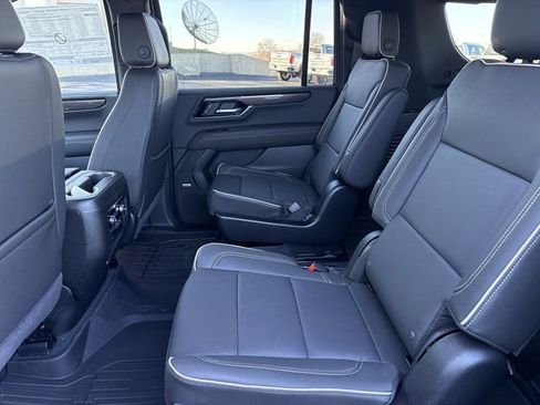 New 2026 GMC Yukon XL Elevation w/ LPO, Floor Liner Package AWD/4WD image 5