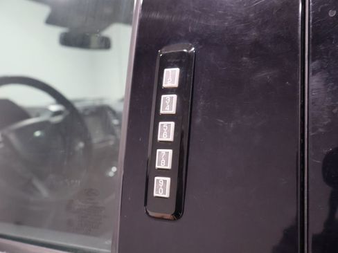 Used 2018 Ford F150 XLT w/ Equipment Group 302A Luxury image 11