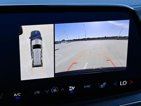 Used 2025 Chevrolet Tahoe LT w/ Comfort Package image 16