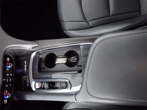 Used 2022 Buick Enclave Essence image 28