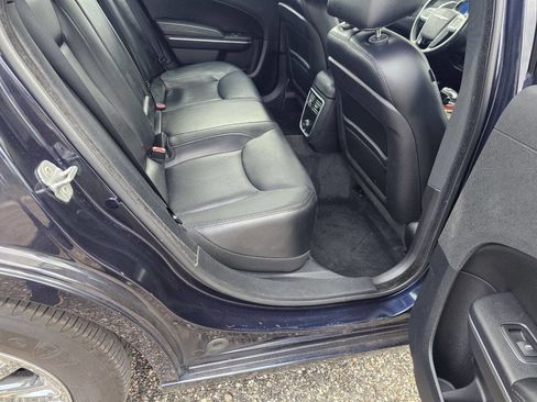 Used 2012 Chrysler 300 Limited image 10