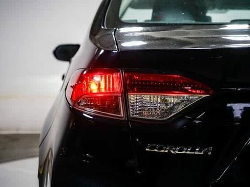 Certified 2023 Toyota Corolla LE image 11