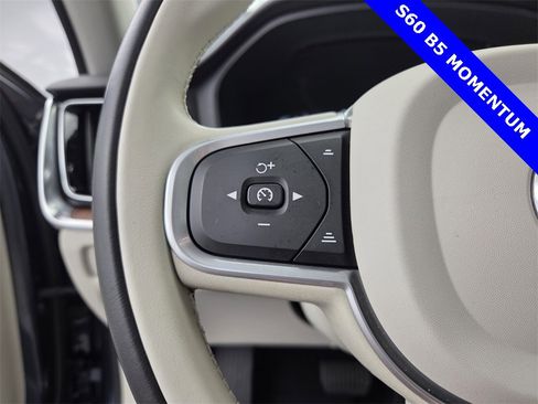Used 2022 Volvo S60 B5 Momentum image 26