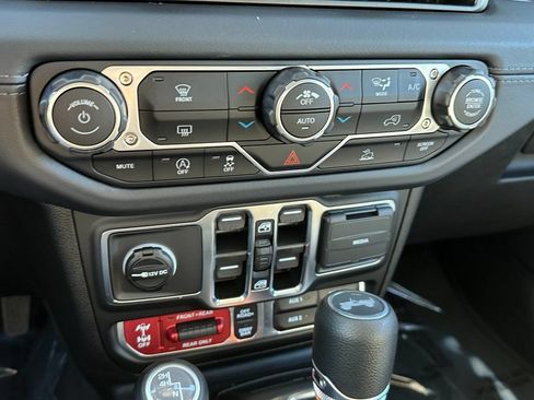 New 2025 Jeep Wrangler Unlimited Rubicon w/ Technology Group AWD/4WD image 23