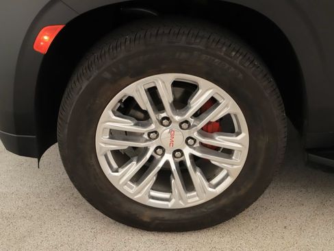 Used 2022 GMC Yukon SLE w/ Gmc Pro Safety Plus Package RWD image 34