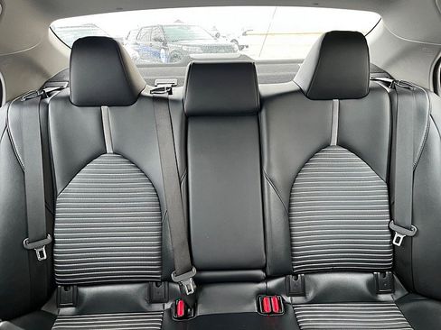 Used 2021 Toyota Camry SE image 30