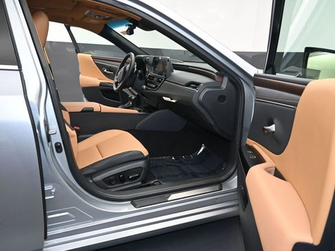 New 2025 Lexus ES 350 w/ Premium Package image 12