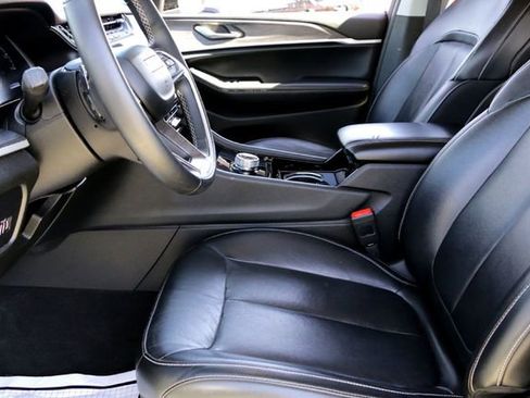 Used 2021 Jeep Grand Cherokee L Limited image 10