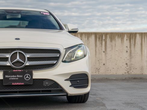 Certified 2018 Mercedes-Benz E 300 4MATIC image 8