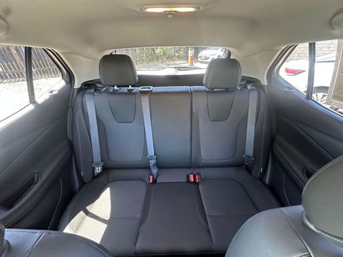 Used 2025 Buick Encore GX Preferred image 37