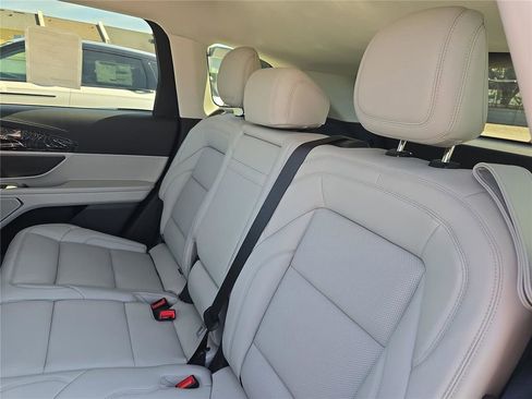 New 2026 Lincoln Nautilus Premier AWD/4WD image 10