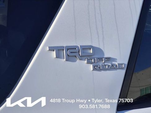 Used 2017 Toyota 4Runner TRD Off-Road Premium AWD/4WD image 8