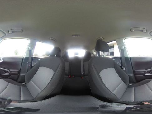 Used 2025 Kia Soul LX w/ LX Technology Package FWD image 40