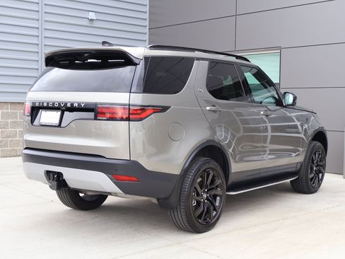 Certified 2025 Land Rover Discovery S AWD/4WD image 7