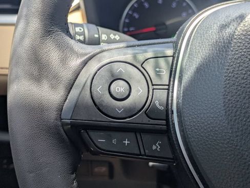 Used 2022 Toyota RAV4 XLE Premium FWD image 24