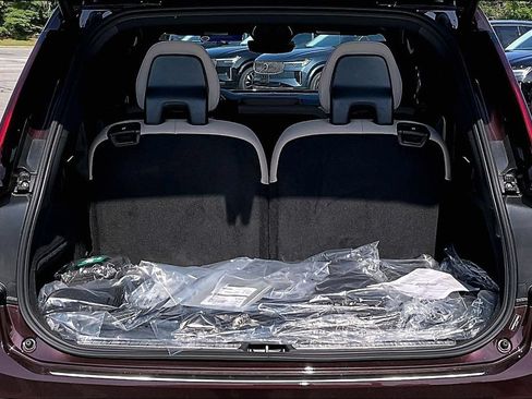New 2026 Volvo XC90 B5 Plus w/ Protection Package Premier AWD/4WD image 4