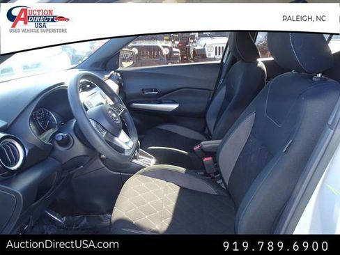 Used 2020 Nissan Kicks SV image 8