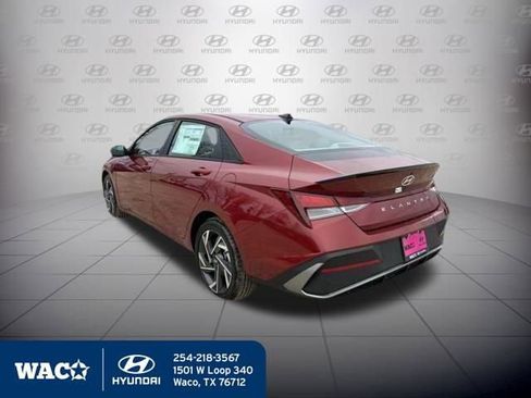 Used 2025 Hyundai Elantra Sport image 11