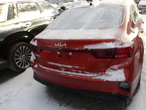 Used 2023 Kia Forte LXS w/ LXS Technology Package image 2