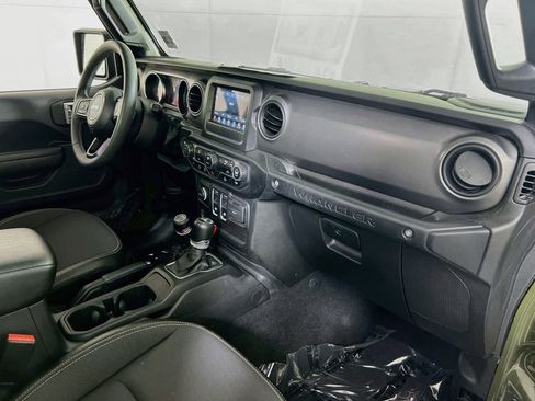 Used 2023 Jeep Wrangler Freedom Edition image 26