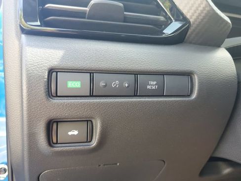 Used 2024 Nissan Sentra SR w/ SR Premium Package FWD image 23