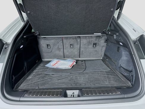 Certified 2025 Porsche Macan 4S Electric image 27