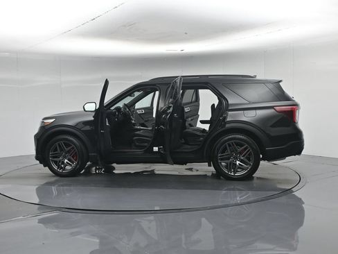 Certified 2023 Ford Explorer ST w/ Equipment Group 401A AWD/4WD image 40