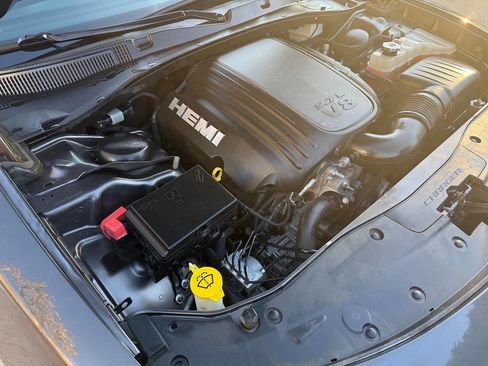 Used 2017 Dodge Charger R/T w/ Blacktop Package image 39