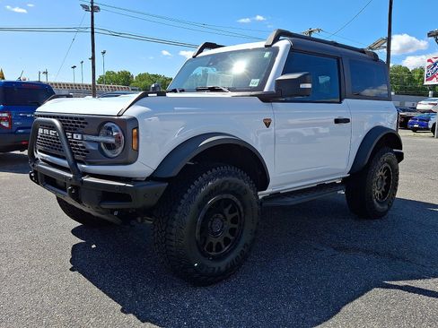 Certified 2022 Ford Bronco Badlands w/ Sasquatch Package AWD/4WD image 3