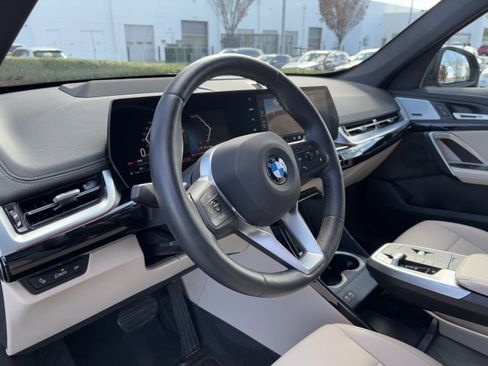 Certified 2025 BMW X1 xDrive28i w/ Technology Package image 17