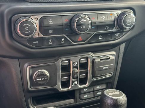 Used 2021 Jeep Wrangler Unlimited Sport AWD/4WD image 33