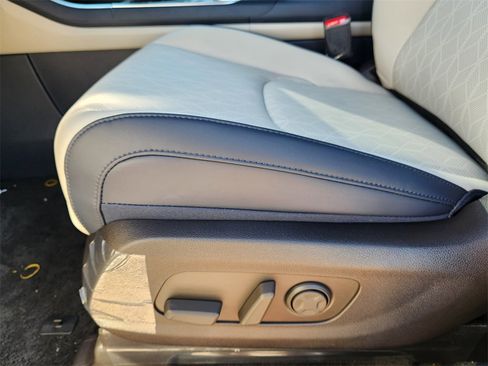 New 2026 Kia Carnival SX image 17