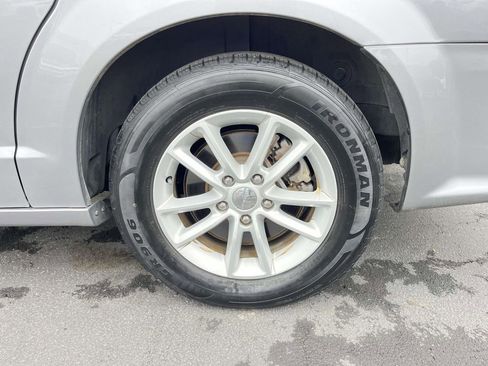 Used 2020 Dodge Grand Caravan SXT image 11