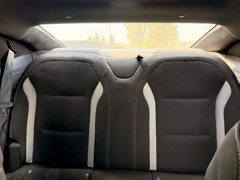 Used 2021 Chevrolet Camaro LT w/ Technology Package image 18