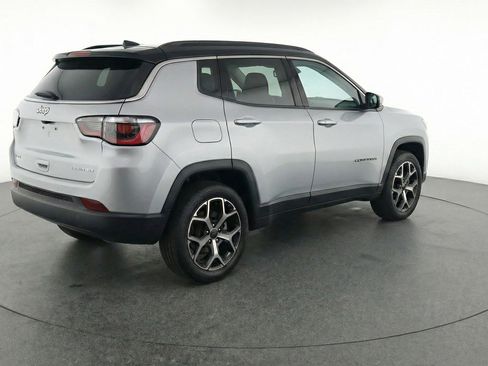 Used 2025 Jeep Compass Limited AWD/4WD image 9