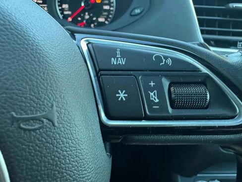 Used 2018 Audi Q3 2.0T Premium w/ Convenience Package image 36