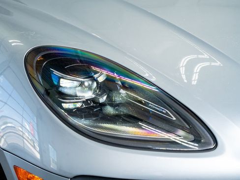 Used 2023 Porsche Macan S image 19