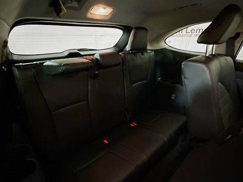 Used 2024 Toyota Highlander XLE AWD/4WD image 28