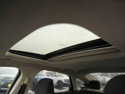 Used 2020 Ford Fusion SE image 11