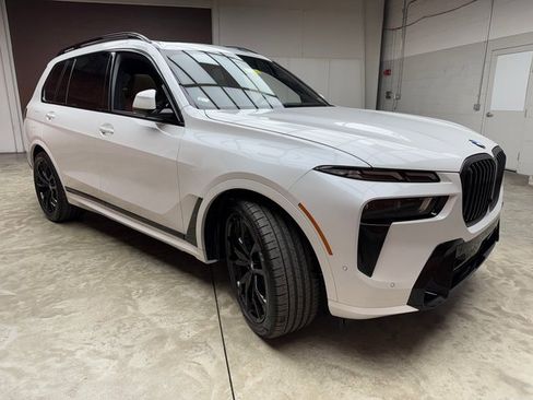 New 2026 BMW X7 xDrive40i w/ M Sport Package image 7