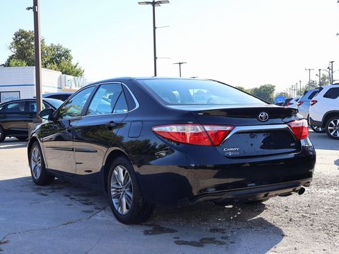 Used 2017 Toyota Camry SE image 5