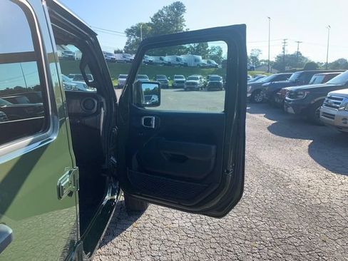 Used 2022 Jeep Wrangler Unlimited Sport AWD/4WD image 16