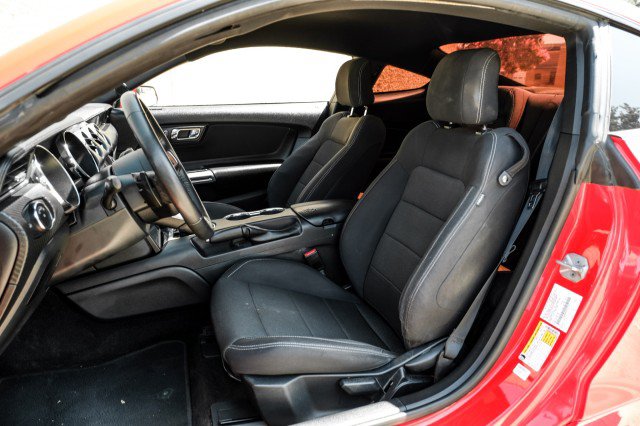 Used 2017 Ford Mustang Coupe RWD image 29