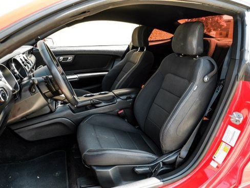 Used 2017 Ford Mustang Coupe RWD image 29