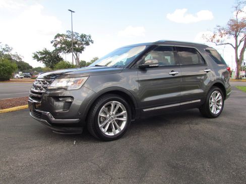 Used 2018 Ford Explorer Limited w/ Equipment Group 301A image 3