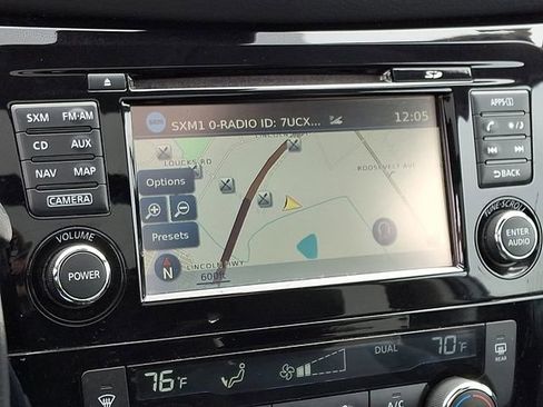 Used 2017 Nissan Rogue SL w/ SL Premium Package image 3