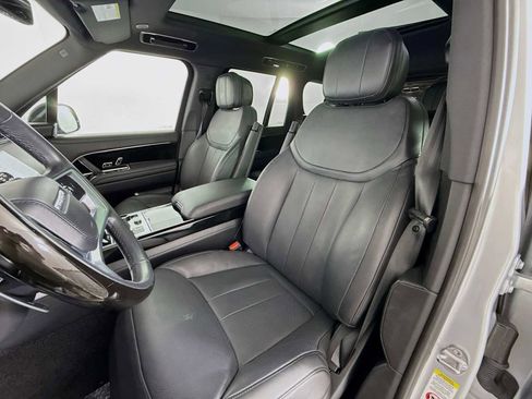 Used 2023 Land Rover Range Rover SE image 11