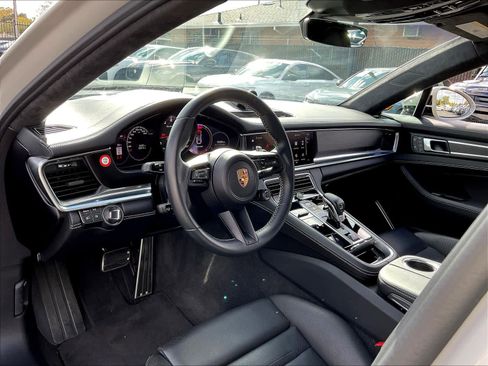 Used 2022 Porsche Panamera Turbo S image 15