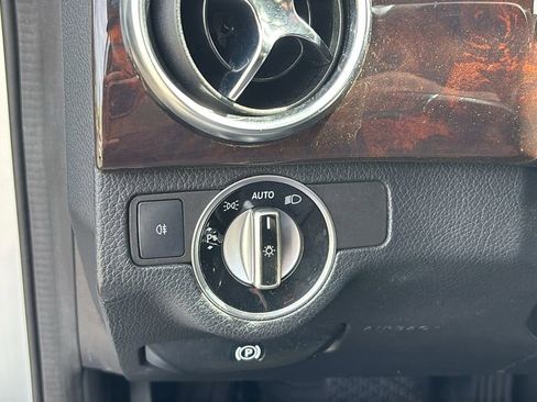 Used 2013 Mercedes-Benz GLK 250 BlueTEC 4MATIC image 15
