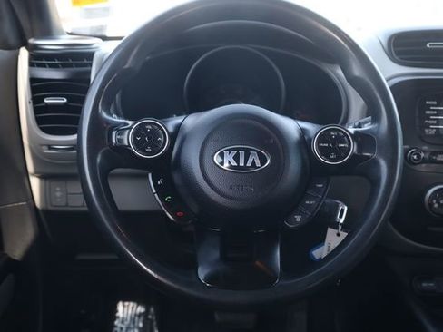 Used 2015 Kia Soul image 11